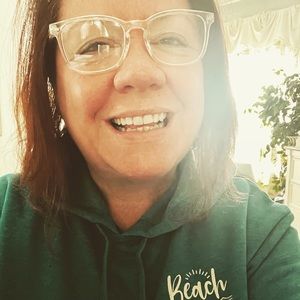 Meet your Posher, Laurie